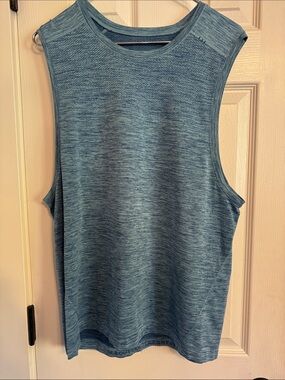 Lululemon metal tech vent work out tank top in men’s size Large.